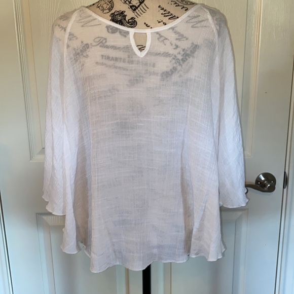 Adorable Boho gauzy white blouse with bell sleeves. Soft flowy fabric. - Picture 3 of 8